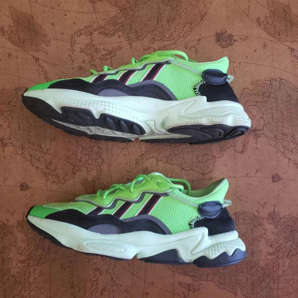 *ADIDAS Originals OZWEEGO, Acid green, size 9.5 - Picture 4 of 11